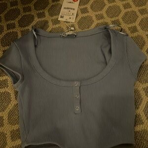 Women’s Zara light purple buttoned crop top